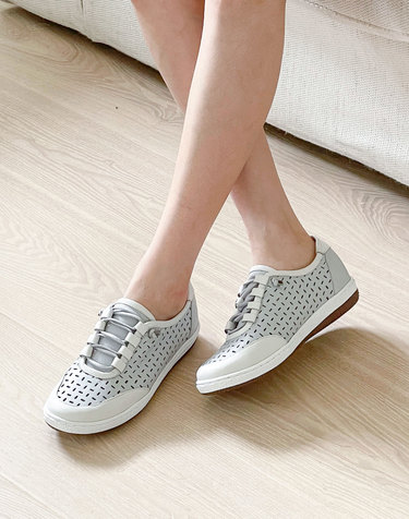 [VETIANO 베티아노] 블루밍 펀칭 밴딩 스니커즈 2color /  Blooming punching banding sneakers 2color