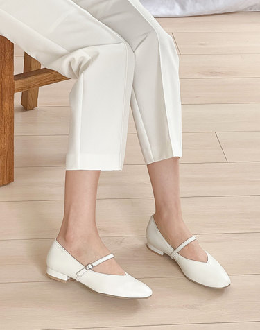 [VETIANO 베티아노] 뉴 릴스 V쉐입 메리제인 플랫슈즈 / New Lils V-shaped Mary Jane flat shoes