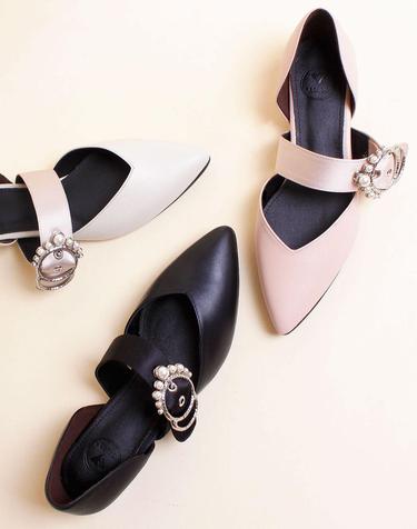[VETIANO 베티아노] 사이드 오픈 아멜리아 포인티드 플랫슈즈 2color / Side open Amelia pointed flats 2color