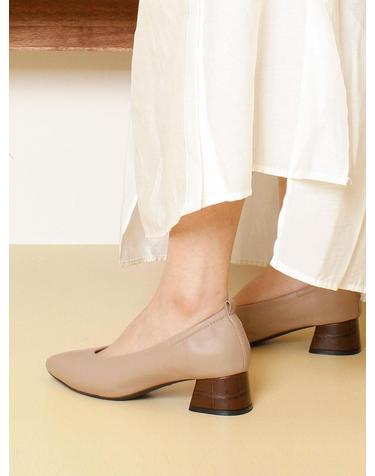 [VETIANO 베티아노] U라인 와니굽 밴딩 펌프스 / U-line crocodile-hem banding pumps