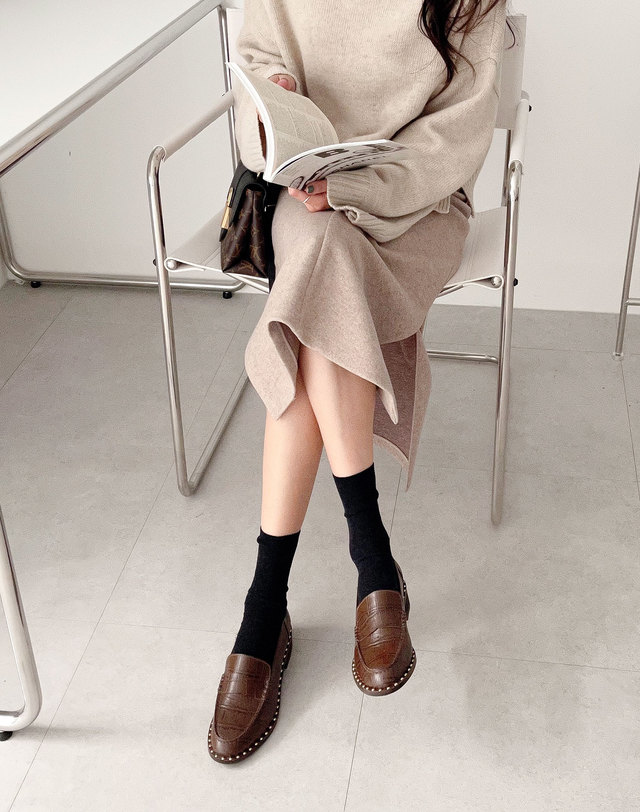 베티아노 [VETIANO 베티아노] 크러쉬 스터드 와니 로퍼 2C / Crush Stud Waney Loafers 2C 착용컷