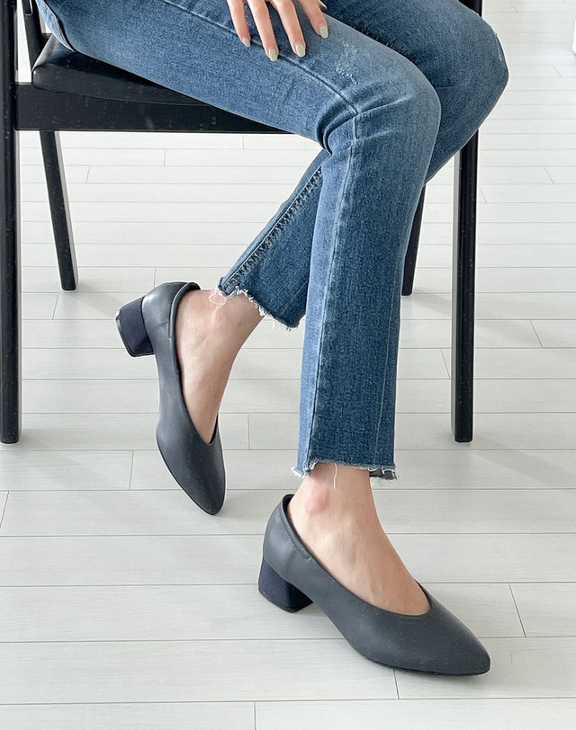 베티아노 [VETIANO 베티아노] 베스 콤비 양가죽 밴딩 펌프스 3C/ Bath Combi Lambskin Banding Pumps 3C 피치 착용컷