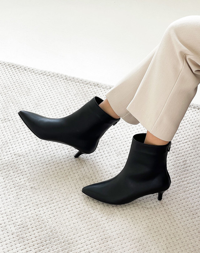 베티아노 [VETIANO 베티아노] 마인 포인티드 소가죽 앵클부츠 2C / Mine Pointed Cowhide Ankle Boots 2C 블랙 착용컷