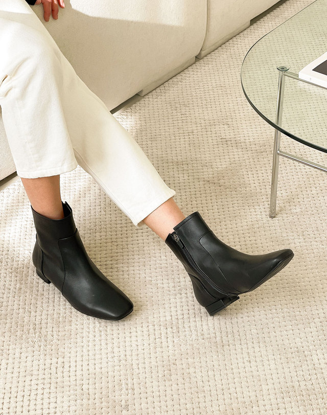 베티아노 [VETIANO 베티아노] 리오페 스퀘어 앵클부츠 2C / Liope Square Ankle Boots 2C 블랙 착용컷