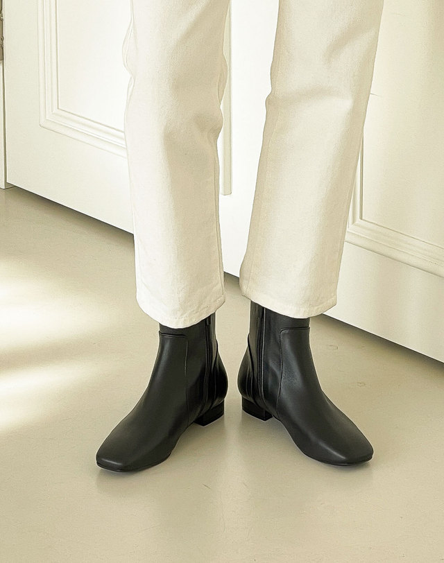 베티아노 [VETIANO 베티아노] 리오페 스퀘어 앵클부츠 2C / Liope Square Ankle Boots 2C 블랙 착용컷