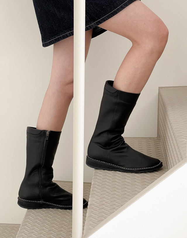 베티아노 [VETIANO 베티아노] 모노블 셔링 스티치 미들부츠 / monoble shirring stitch middle boots 블랙 착용컷