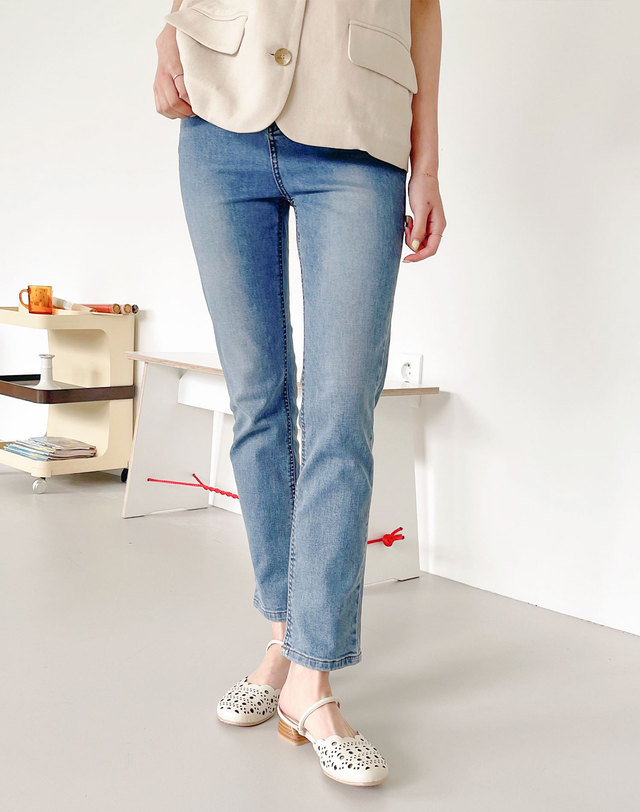 베티아노 [VETIANO 베티아노] 케네디 동글 펀칭 샌들 플랫 4color / Kennedy dongle punching sandals flat 4color 착용컷