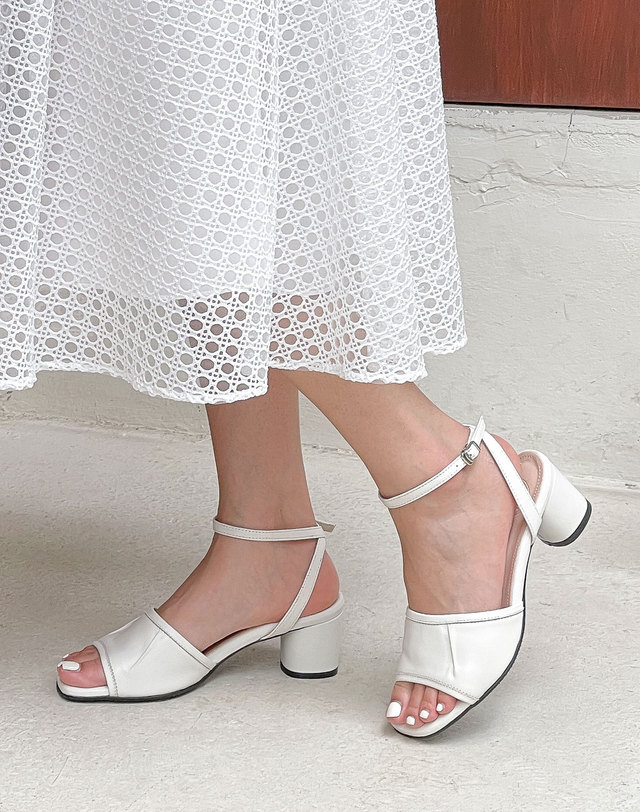 베티아노 [VETIANO 베티아노] 이즈라 램스킨 샌들 5color (2cm/5cm) / Ezra lambskin sandals 5color (2cm/5cm) 착용컷