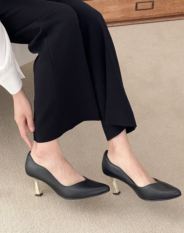 베티아노 [VETIANO 베티아노] 페즐 웨이브 펌프스 골드 힐 5color / Pezzle Wave Pumps Gold Heels 5color 착용컷