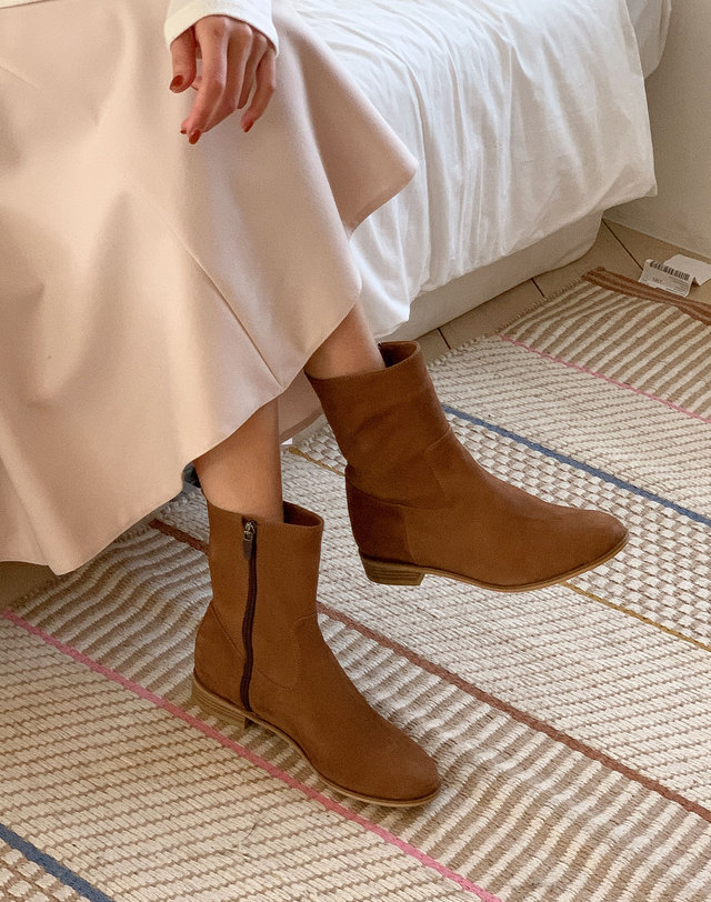 베티아노 [VETIANO 베티아노] 아론 소가죽 누벅 미들부츠 3color / Aaron cowhide nubuck middle boots 3colors 블랙 착용컷