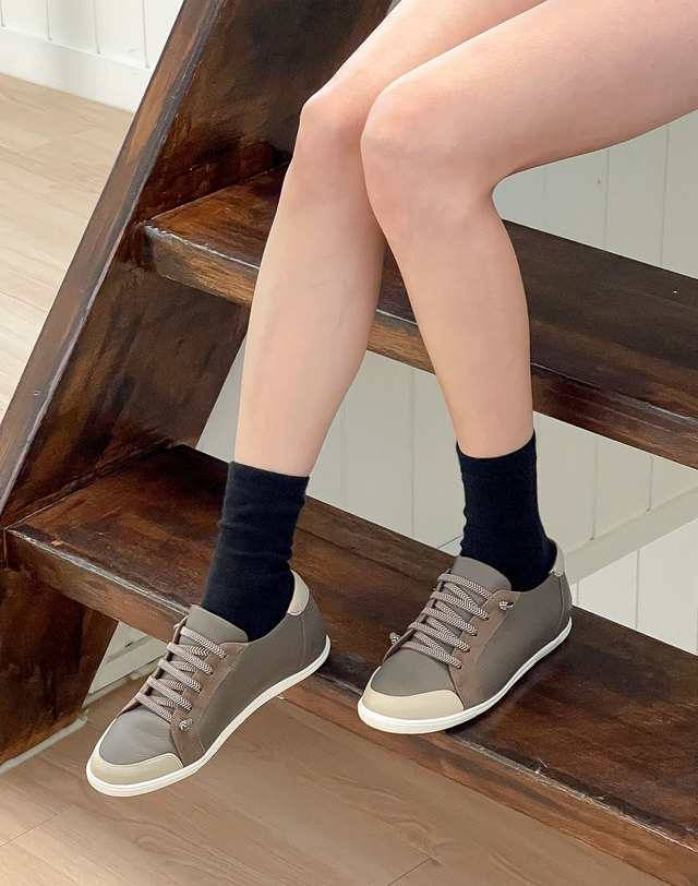 베티아노 [VETIANO 베티아노] 마가렛 키높이 밴딩 스니커즈 2color / Margaret height banding sneakers 2color 착용컷