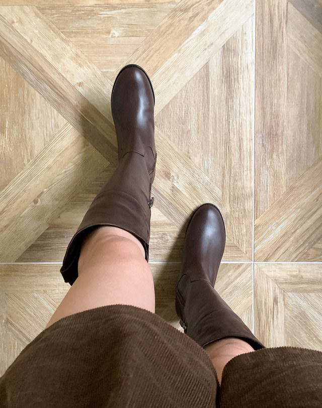 베티아노 [VETIANO 베티아노] 브렌다 언벨런스 롱부츠 2color / Brenda unbalanced long boots 2colors 블랙 착용컷