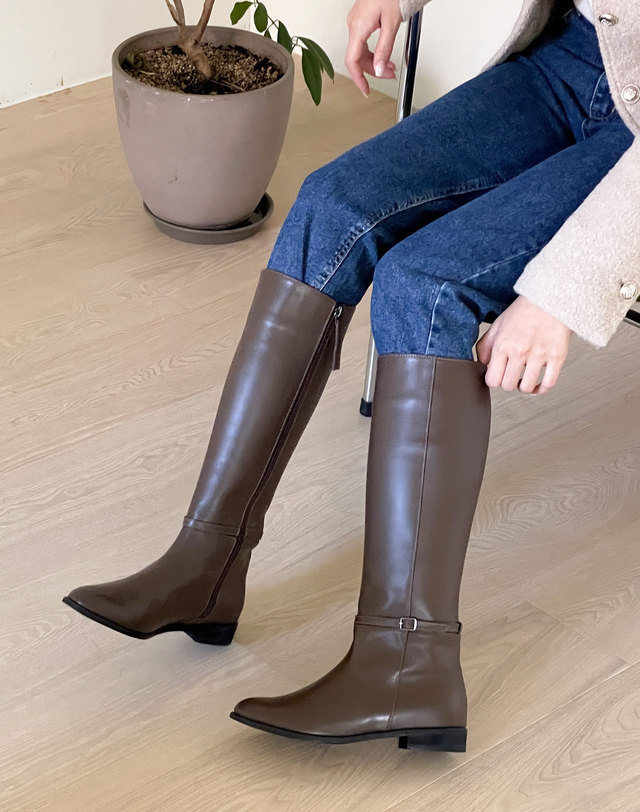베티아노 [VETIANO 베티아노] 루카스 벨트 소가죽 롱부츠 2color / Lucas belt cowhide long boots 2colors 블랙 착용컷