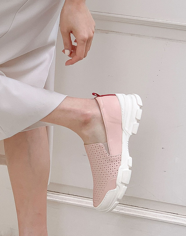 베티아노 [VETIANO 베티아노] 비비 펀칭 슬립온 스니커즈 3color / BB punching slip-on sneakers 3colors 착용컷