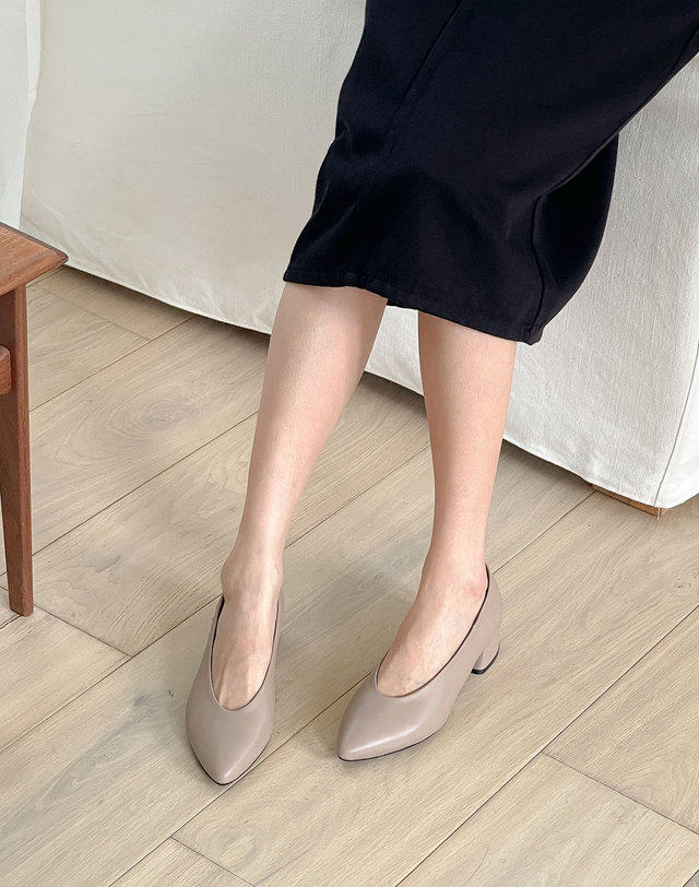 베티아노 [VETIANO 베티아노] 24베스 양가죽 밴딩 펌프스 3C / 24Bath Lambskin Banding Pumps 3C 착용컷