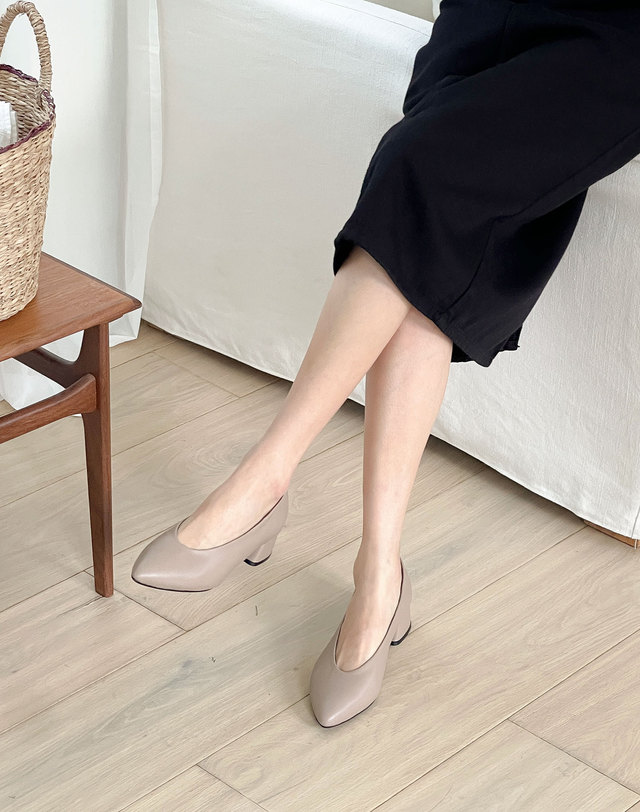 베티아노 [VETIANO 베티아노] 24베스 양가죽 밴딩 펌프스 3C / 24Bath Lambskin Banding Pumps 3C 착용컷