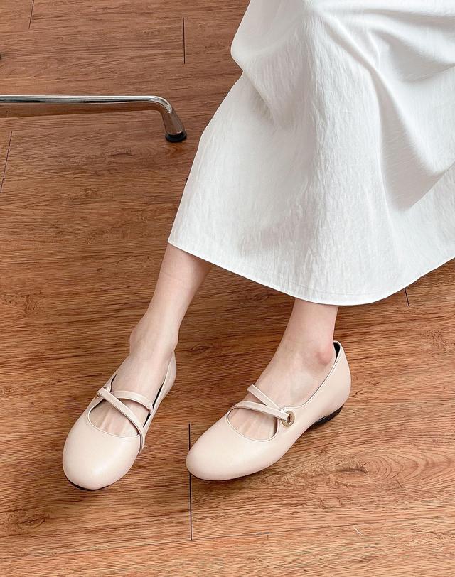 베티아노 [VETIANO 베티아노] 알로 하도매 메리제인 _ 라운드 양가죽 플랫 / ﻿Arlo gold ring MaryJane Round Sheepskin Flat 착용컷
