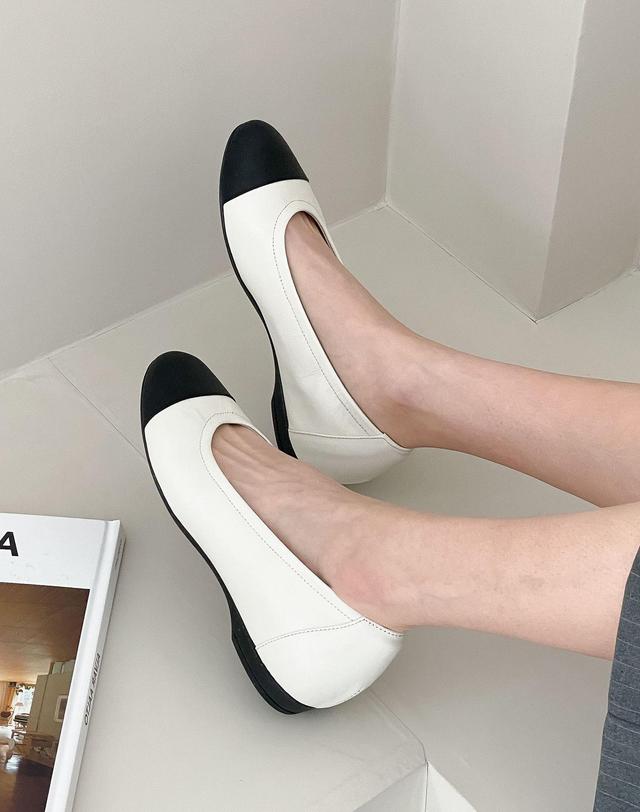 베티아노 [VETIANO 베티아노] 가브리엘 투톤 밴딩 _ 라운드 양가죽 플랫 / Gabriel Two-Tone Banding _ Round Sheepskin Flats 착용컷