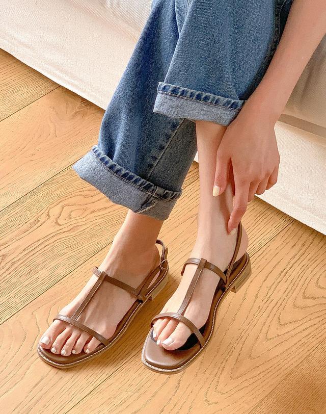 베티아노 [VETIANO 베티아노] 어반 이즈 T스트랩 샌들 3color / Urban Ease T-strap Sandals 3color 착용컷
