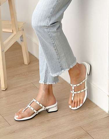 [O.R 오알] 원스 스퀘어 스터드 쪼리 뮬  / Once Square Studded Split Mules