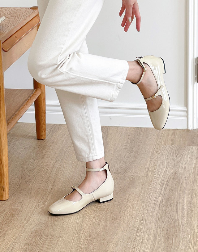 오알 [O.R 오알] 아일라 스퀘어 골드라인 더블 스트랩 플랫 2C / Isla square gold-line double strap flat 2C 착용컷