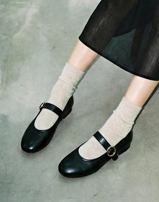 루시크루 메리제인 발레리나 플랫 슈즈 LC531_1.5cm 실버 착용컷