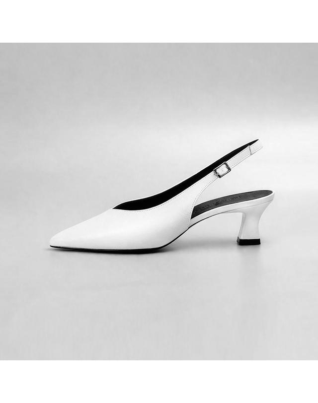 루시크루 스틸레토 V컷 슬링백 펌프스 LC542_5cm 블랙 착용컷