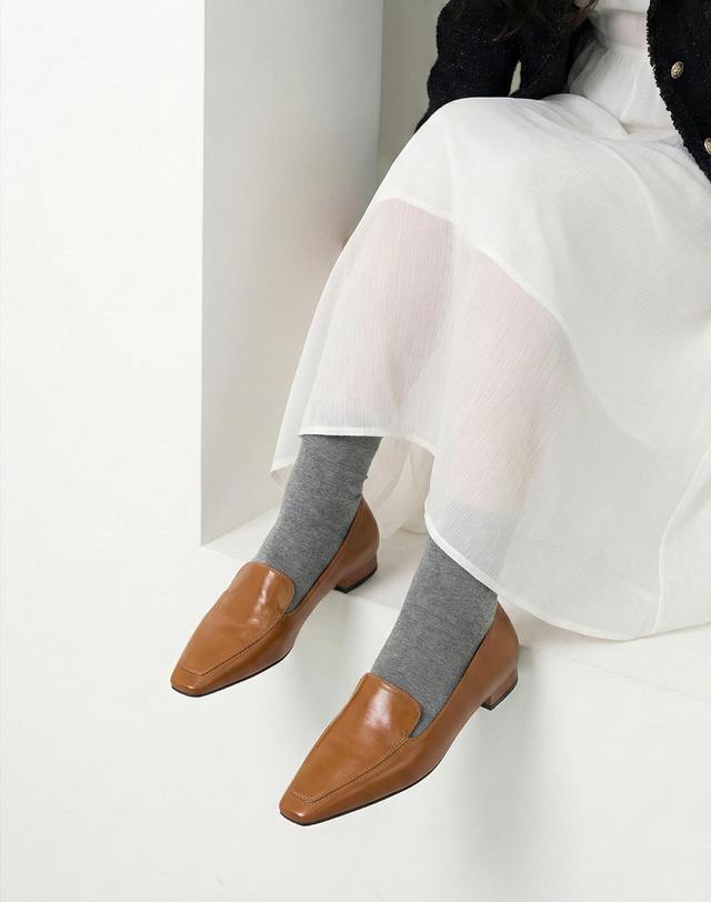루시크루 스퀘어토 클래식 로퍼 LC544_2cm 카멜 착용컷