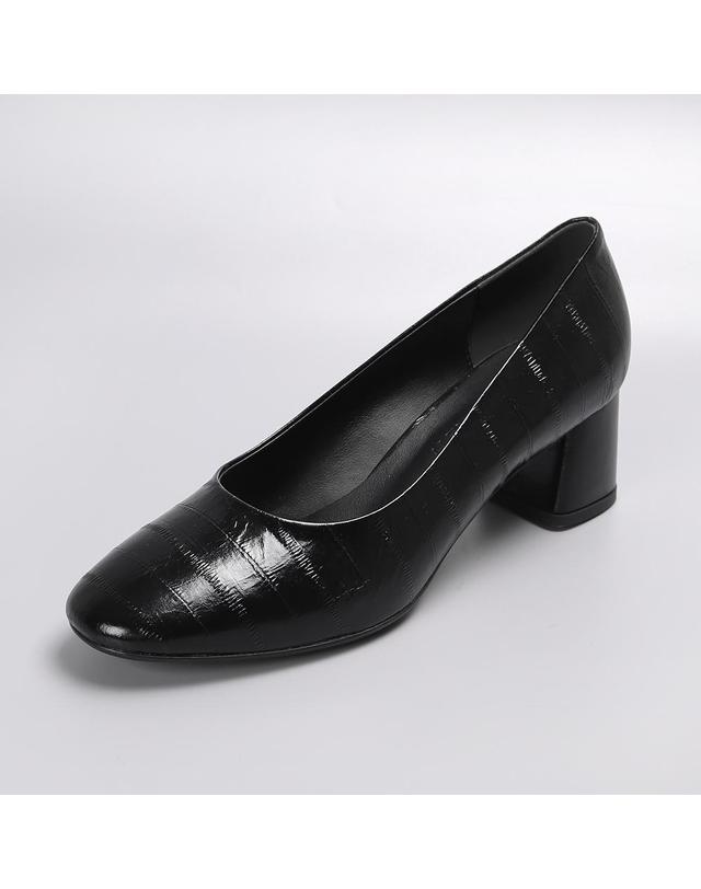 루시크루 Eel Skin 청키힐 펌프스 LC549_5cm 블랙 착용컷