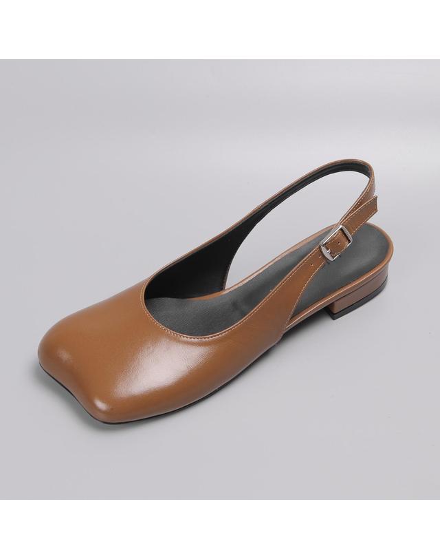 루시크루 커브드 스퀘어 슬링백 펌프스 LC701_2cm 블랙 착용컷