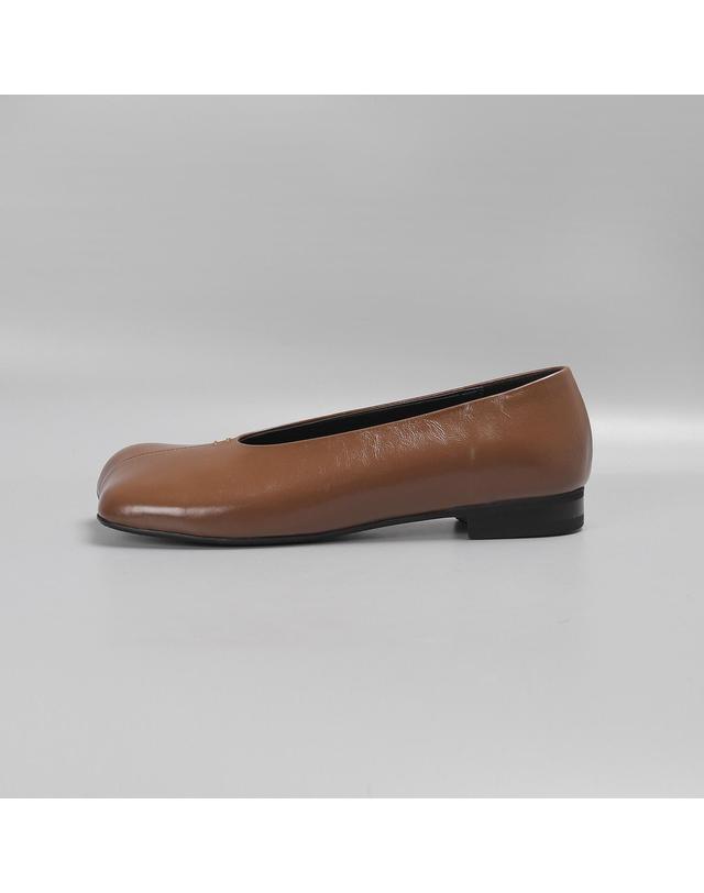루시크루 마레 스퀘어 플랫슈즈 LC720_2cm 블랙 착용컷