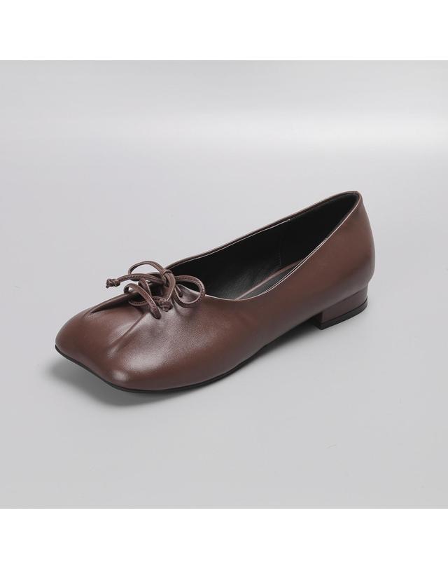 루시크루 마렌 리본 플랫슈즈 LC724_2cm 브라운 착용컷