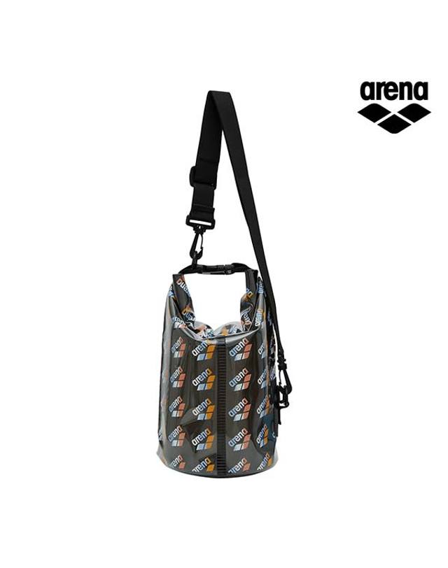 아레나 원통 드라이백 4L A4AC1AB27BLK 착용컷
