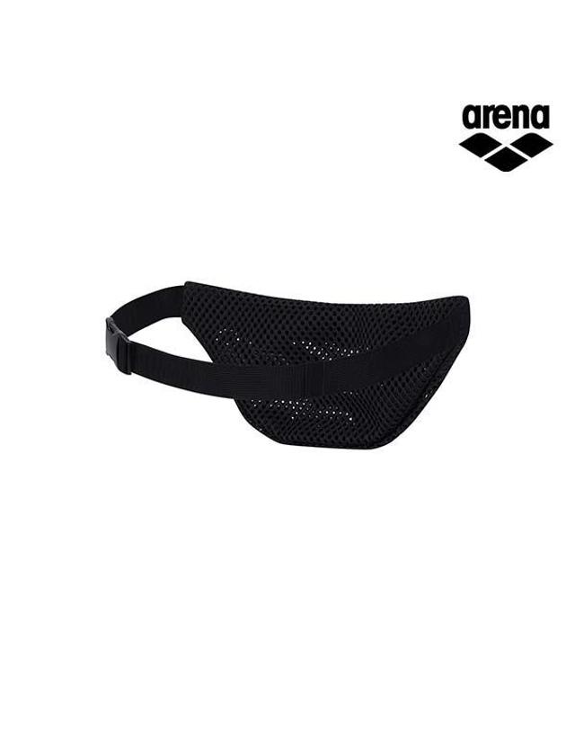아레나 메쉬 슬링 크로스백 A6AC1AB41BLK 착용컷