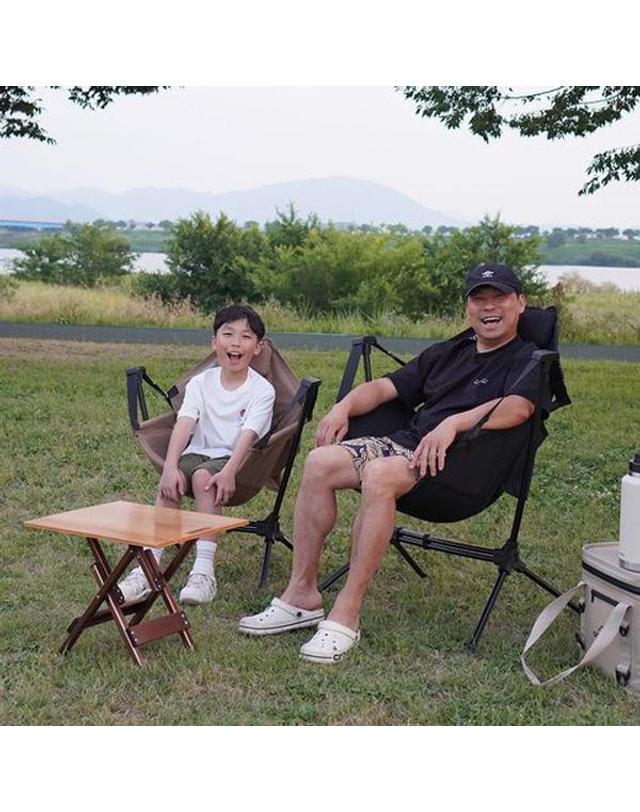 스노우라인 스노우라인 릴렉스 스윙 체어 미니 캠핑체어 해먹 흔들의자 착용컷