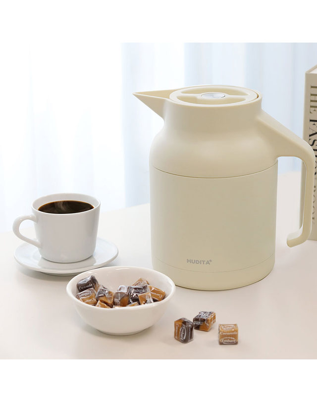 리본제이 무디타(MUDITA) 304 스텐 보온보냉 주전자 1.5L 대용량보온병 착용컷