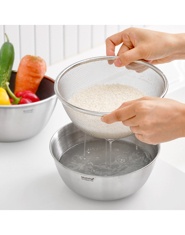 리본제이 무디타 올스텐 믹싱볼 & 채반 2종 세트 24cm (대/3300ml) 착용컷