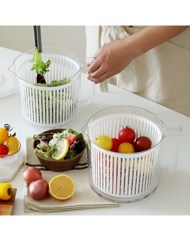리본제이 콤팩트 만능 야채 탈수기 핸들 손잡이형 2.5L / 반자동 샐러드 스피너 믹싱볼 채반 세트 착용컷