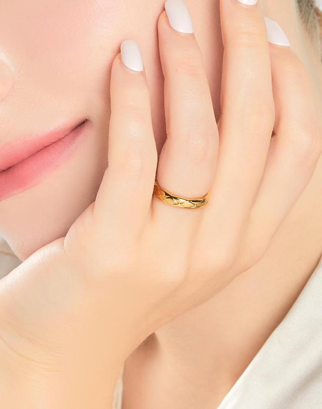 러브넛 [러브넛] 18K골드 러블리 쿠션 퀄팅 반지 RG-1210-Y 착용컷