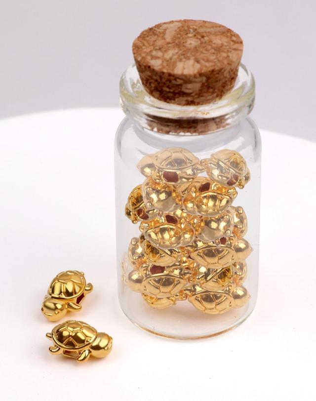 러브넛 [러브넛] 24K골드 순금(0.2g) 행운 거북이 금테크 오브제OG-008 착용컷
