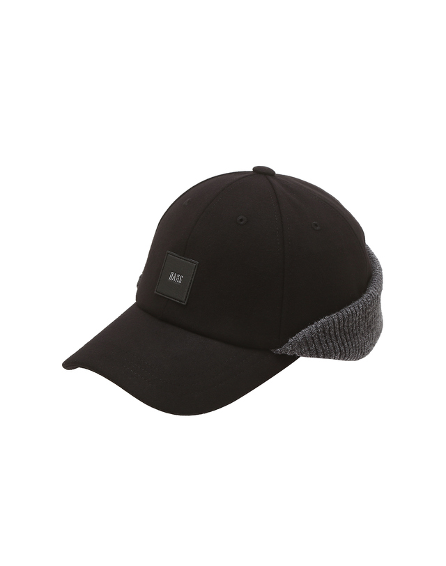 닥스 골프 [ONLINE EXCLUSIVE] 블랙 니트 귀달이 6각캡 착용컷