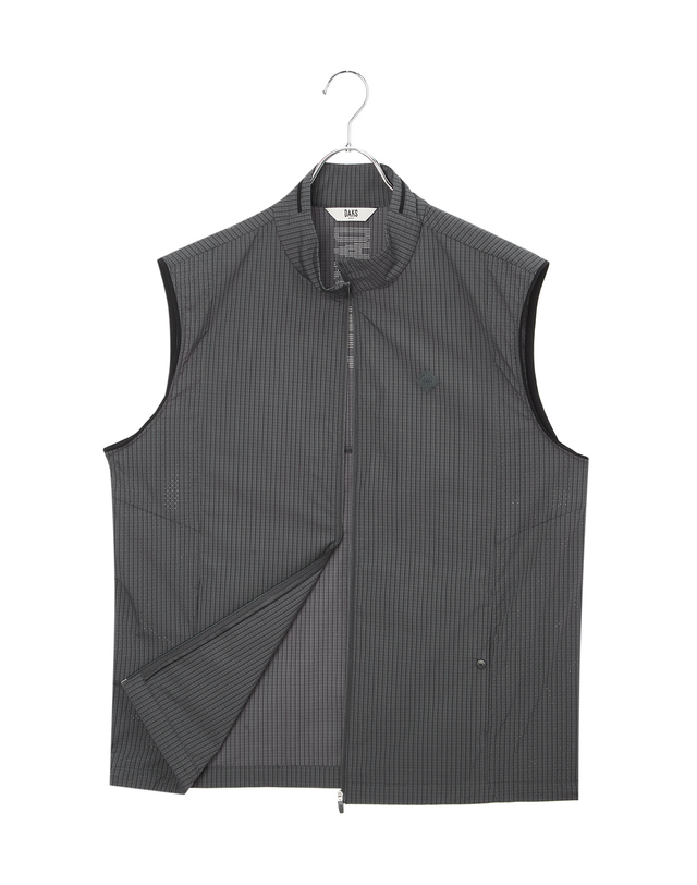 닥스 골프 [PREMIUM] 차콜그레이 초경량 집업 VEST 차콜 그레이 착용컷