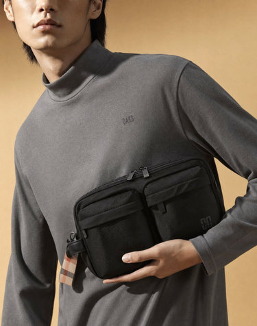 [ONLINE EXCLUSIVE] 블랙 DD로고 파우치