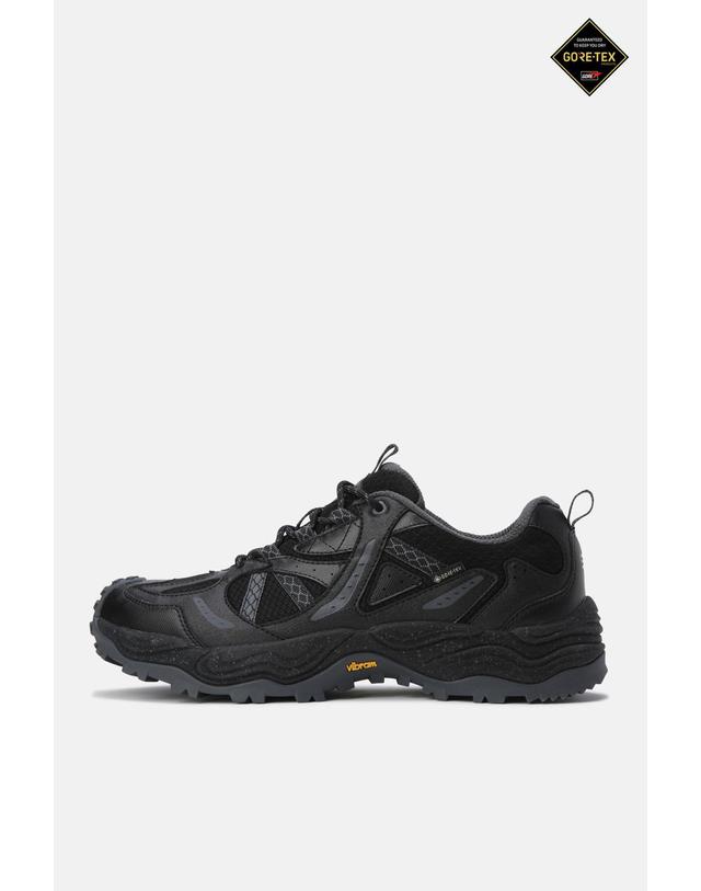 코오롱스포츠 [코오롱스포츠] 남녀공용 로우컷 하이킹슈즈 호크 라이즈 FE4KX25700BLK 착용컷