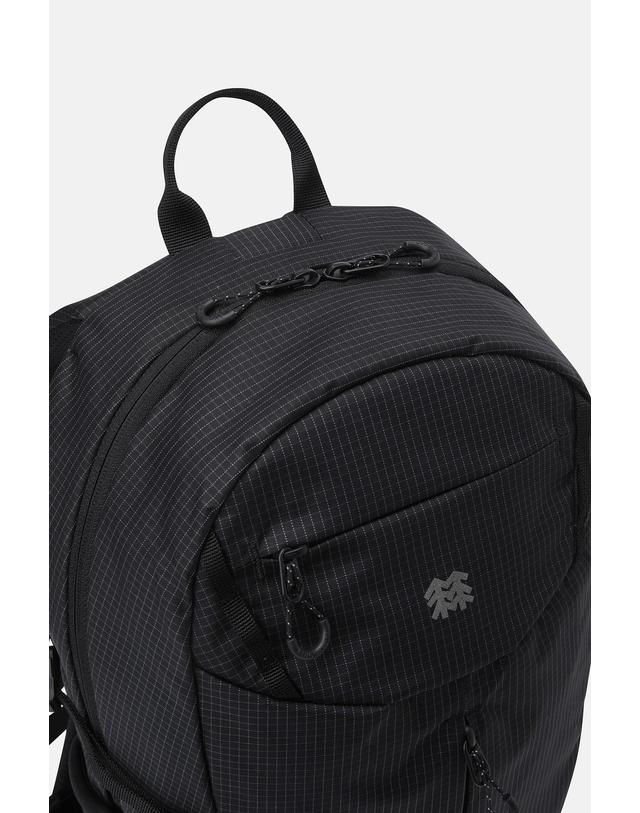 코오롱스포츠 [코오롱스포츠] 티어드롭형 AXIOM 백팩 10L QEBXX26211BLK 착용컷