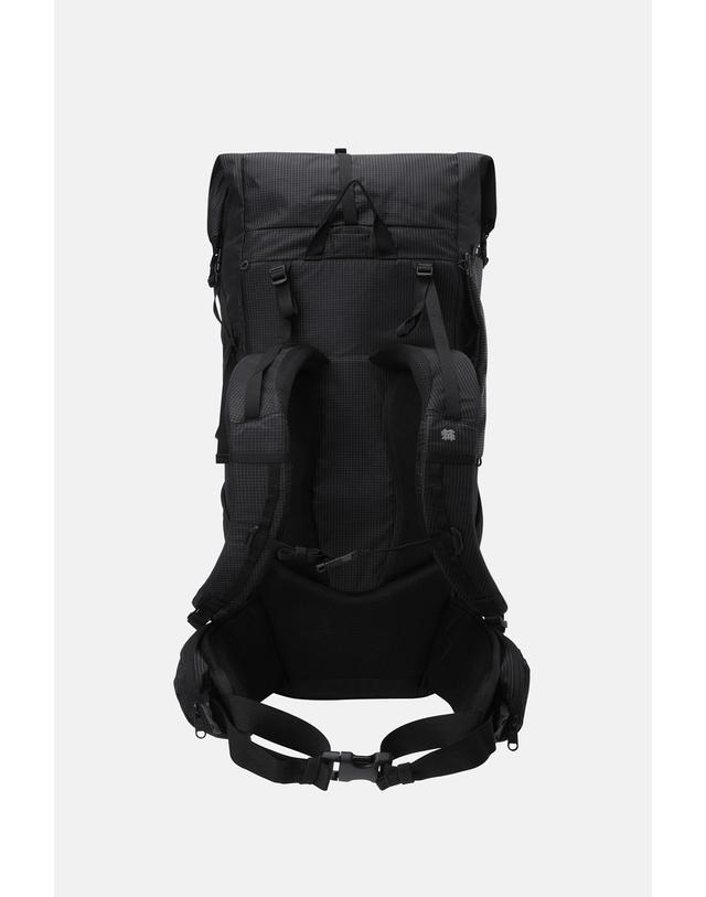 코오롱스포츠 [코오롱스포츠] 롤탑형 백패킹 AXIOM 백팩 33L(+7L) QEBXX26242BLK 착용컷
