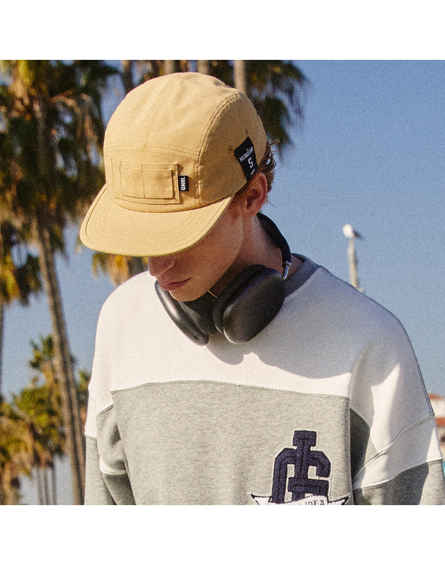제너럴아이디어 제너럴 아이디어 UNISEX 포켓 캠프 캡 [BEIGE] / SBC1U91002 착용컷