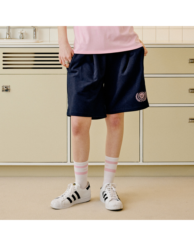 제너럴아이디어 제너럴 아이디어 UNISEX 뮤지엄 핀턱 하프 팬츠 [4COL] / SBC1U52022 착용컷