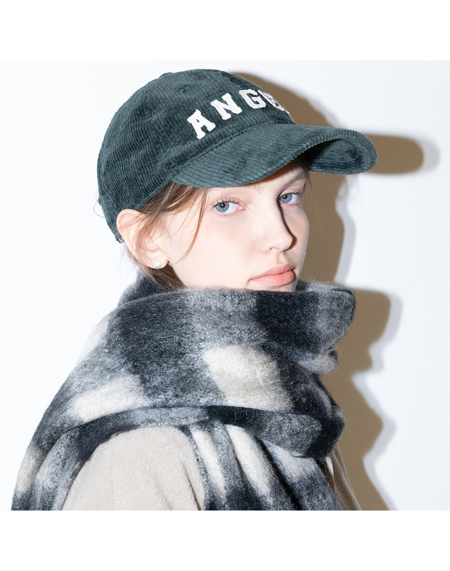 제너럴아이디어 제너럴 아이디어 UNISEX 엔젤 레터링 코듀로이 볼캡 [GREEN] / SBC4U91007 착용컷