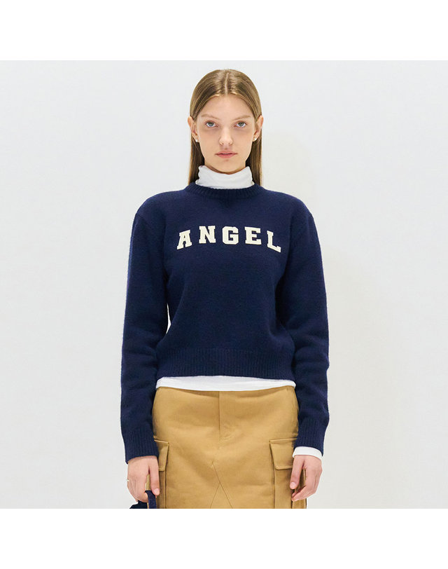 제너럴아이디어 제너럴 아이디어 UNISEX 엔젤 레터링 와펜 풀오버 [NAVY] / SBC4U05017 착용컷